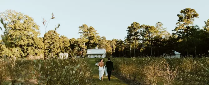 gorgeous wedding couple | Unique wedding venues in georgia